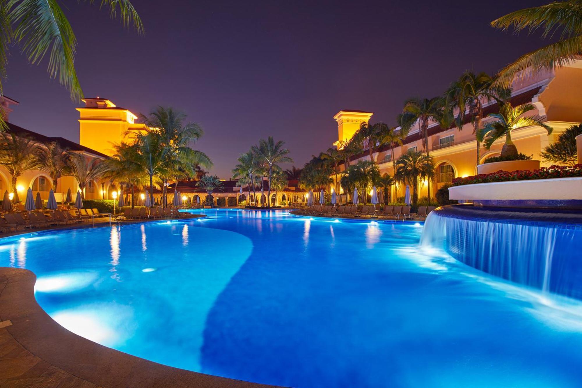 Royal Palm Plaza Resort กังปินาส ภายนอก รูปภาพ