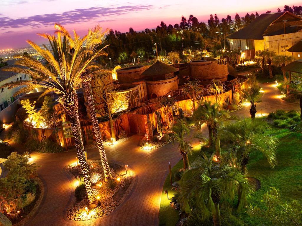 Royal Palm Plaza Resort กังปินาส ภายนอก รูปภาพ